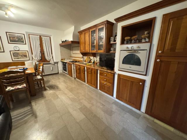 Case e ville in vendita di 455 m² in Via Ippolito Nievo, 24
