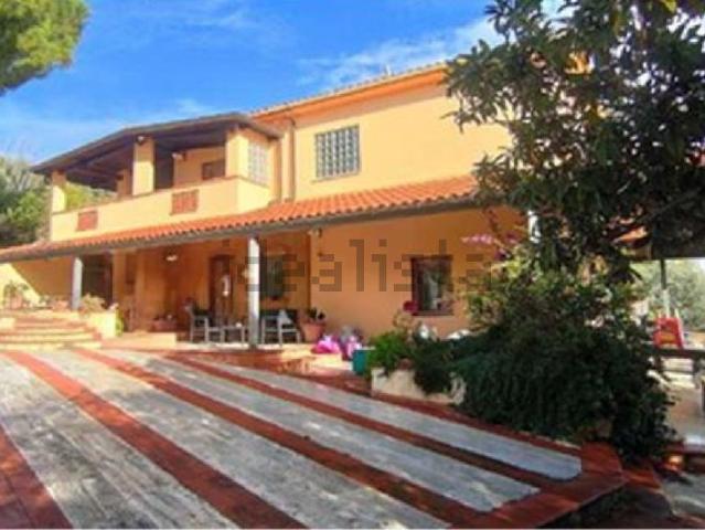 Case e ville in vendita di 455 m² in Contrada Vallerio