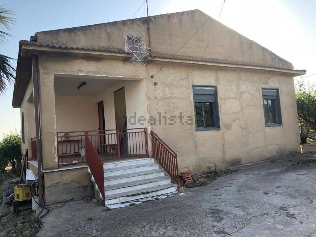 Case e ville in vendita di 4560 m² in Strada Statale delle Solfare