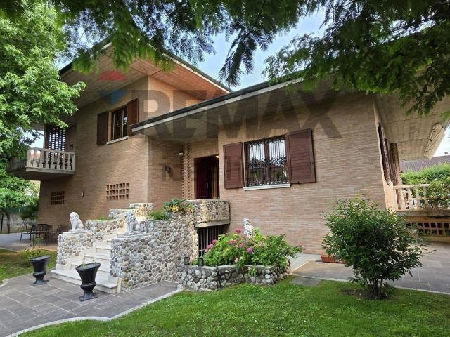Case e ville in vendita di 456 m²