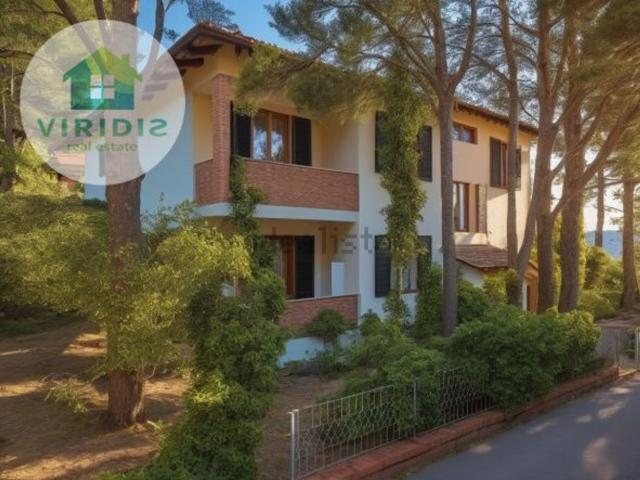 Case e ville in vendita di 457 m² in Via Osiride Baldoni, 5