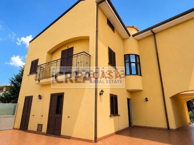 Case e ville in vendita di 458 m² in Via Albero San Filippo, 40