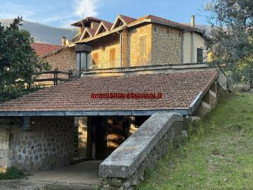 Case e ville in vendita di 458 m² in Via del Cigliolo