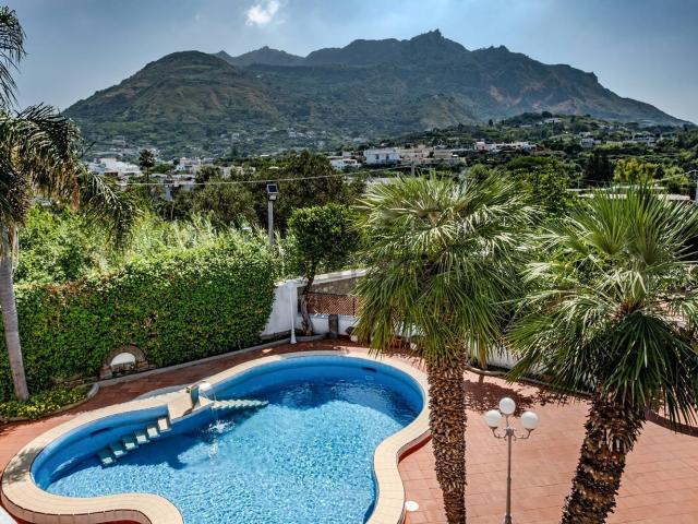 Case e ville in vendita di 459 m² in Via San Vito