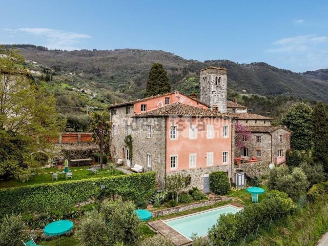Case e ville in vendita di 460 m²