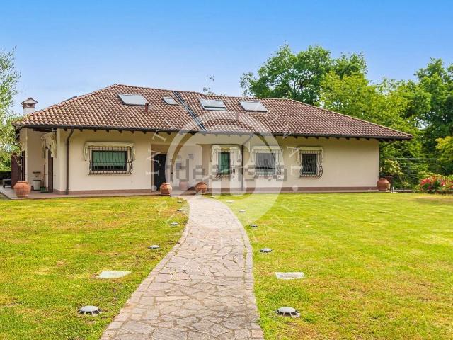 Case e ville in vendita di 460 m²