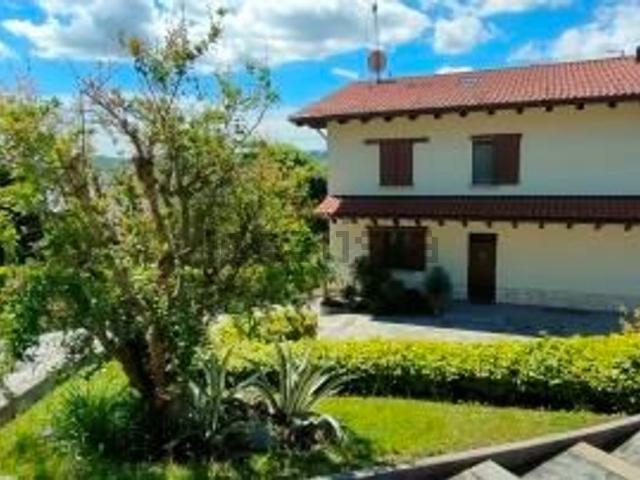 Case e ville in vendita di 460 m² in Via ca&apos  priva