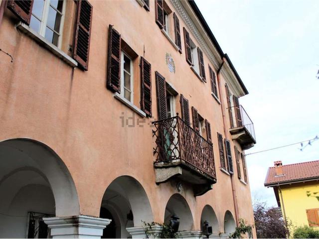 Case e ville in vendita di 460 m² in Via Dottor Secondino Mazzone