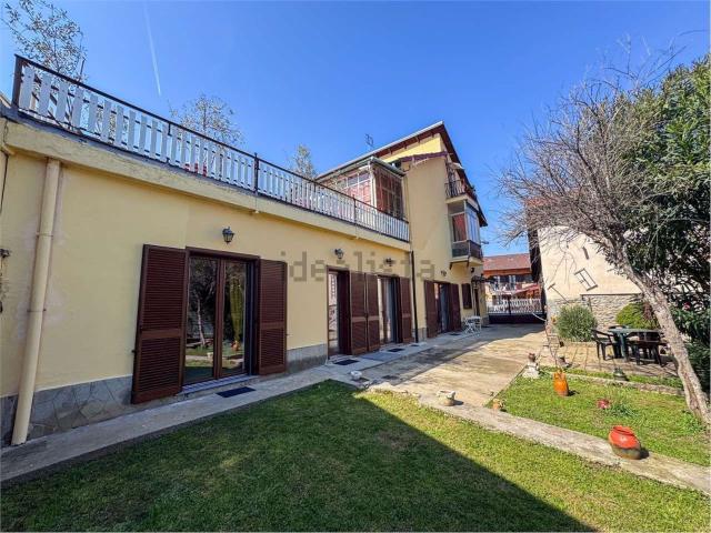 Case e ville in vendita di 460 m² in Via Maria Teresa Fornasio, 1