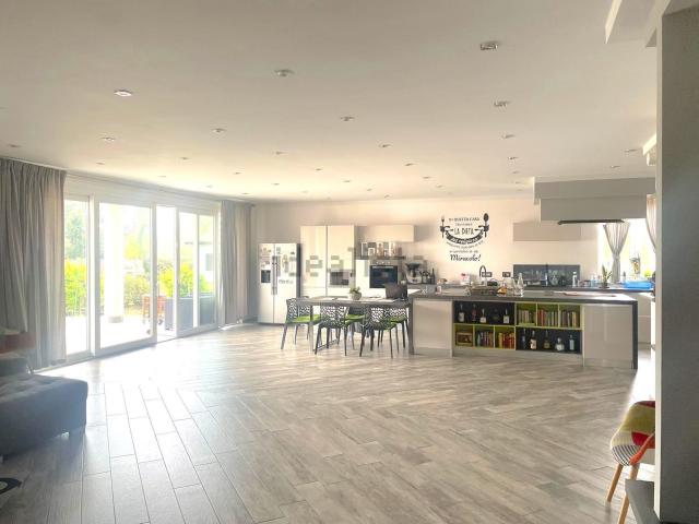 Case e ville in vendita di 460 m² in Strada Fogliano San Marco