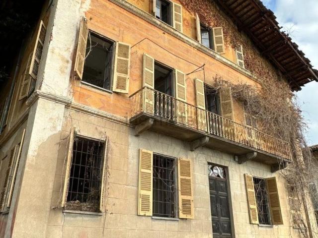 Case e ville in vendita di 462 m² in Via San Bernardino