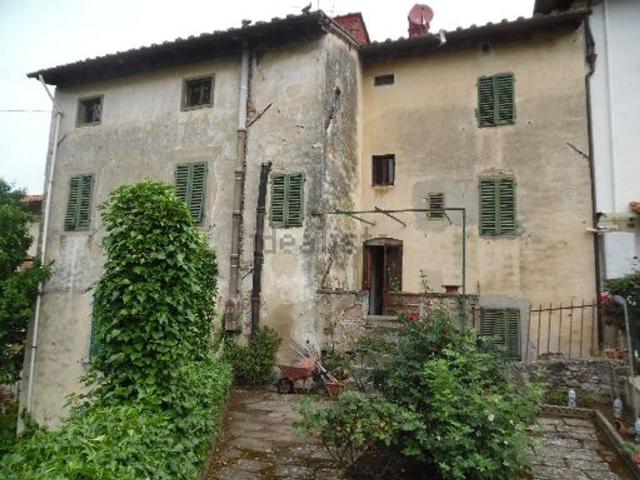 Case e ville in vendita di 464 m²