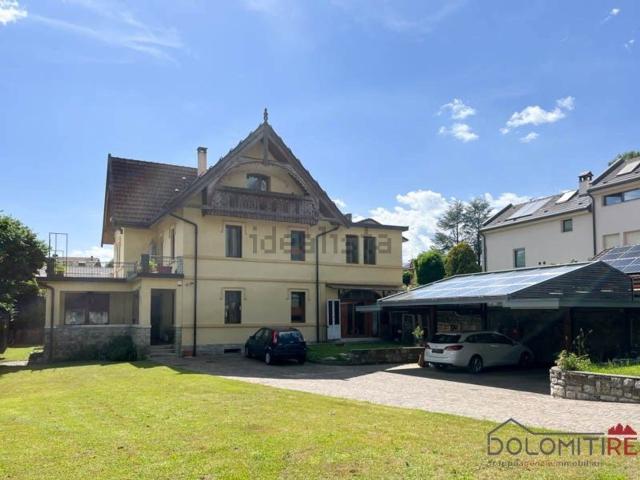 Case e ville in vendita di 464 m² in Via Luigi Cima, 12