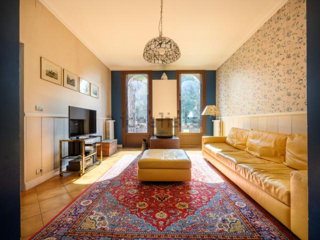 Case e ville in vendita di 465 m² in Via Agostino Palesa