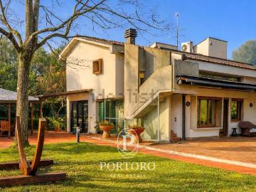 Case e ville in vendita di 465 m² in Viale del Poggio Imperiale