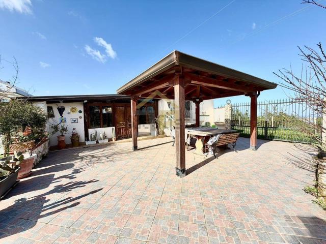 Case e ville in vendita di 465 m² in Contrada Ramo