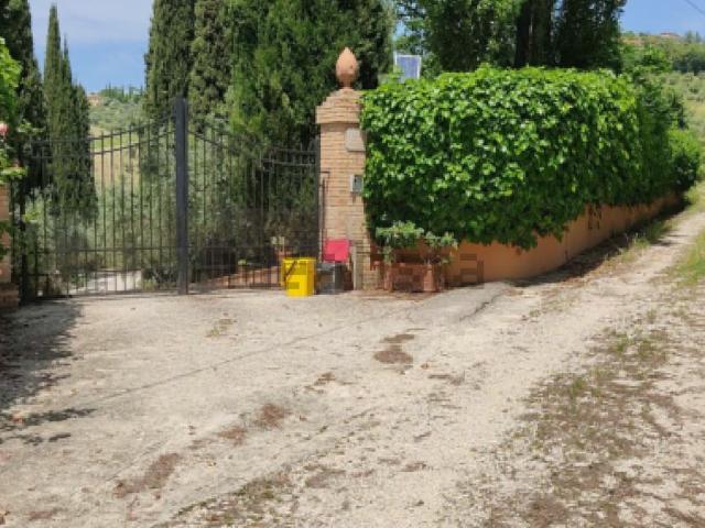 Case e ville in vendita di 467 m² in Via Farense