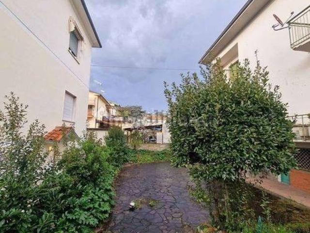 Case e ville in vendita di 468 m²