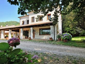 Case e ville in vendita di 468 m² in Via Savegnago, 1