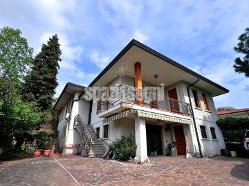 Case e ville in vendita di 469 m²