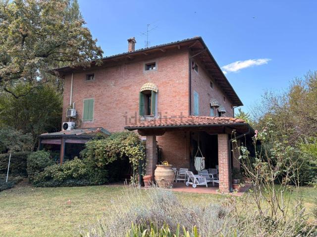 Case e ville in vendita di 469 m² in Via G. Graziosi, 1234