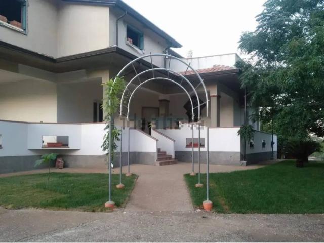Case e ville in vendita di 470 m²