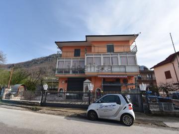 Curteri, Avellino Campania, Campania - Parcheggio auto