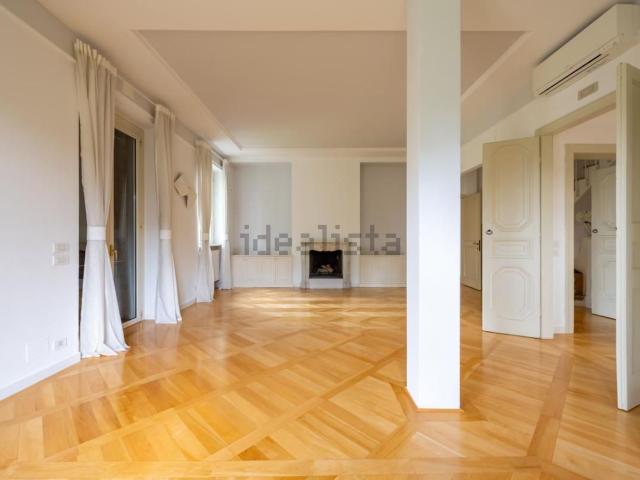 Case e ville in vendita di 470 m² in Via G. Boccaccio, 6