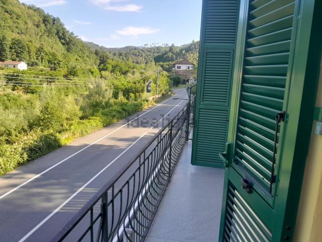 Case e ville in vendita di 470 m² in Via Nazionale, 26