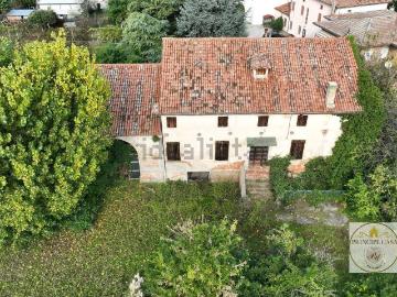 Case e ville in vendita di 470 m² in Via San Matteo