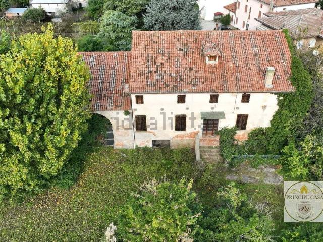 Case e ville in vendita di 470 m² in Via San Matteo