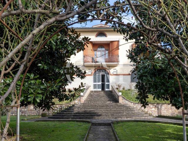 Case e ville in vendita di 470 m² in Via Pieve Vecchia, 9