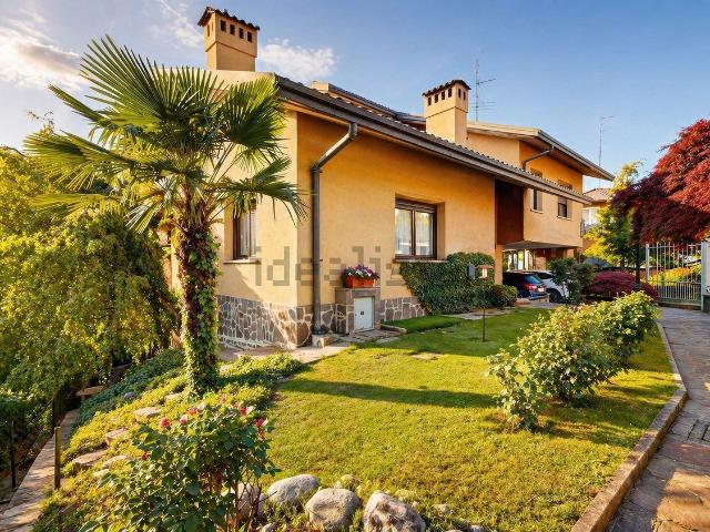 Case e ville in vendita di 470 m² in Via Wolfgang Amadeus Mozart, 7