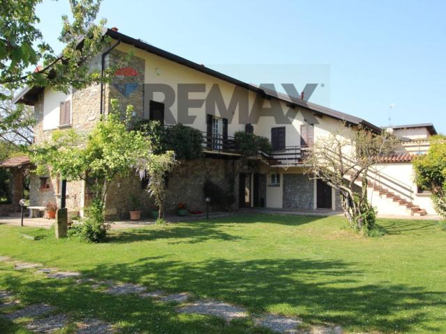 Case e ville in vendita di 471 m²