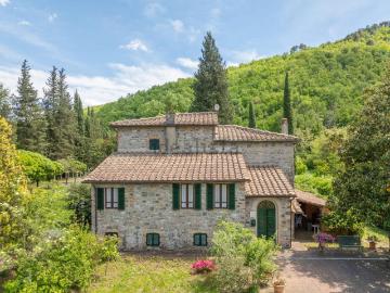 Case e ville in vendita di 472 m²