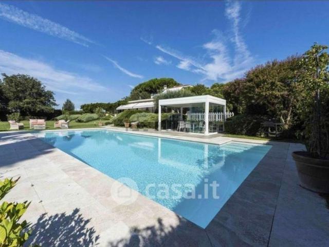 Case e ville in vendita di 472 m² in Via Gaetano Baccani, 1