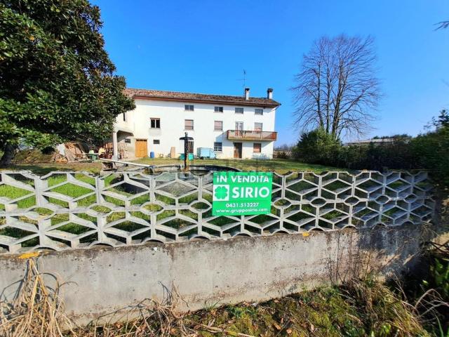 Case e ville in vendita di 471 m² in Via della Battaglia, 16