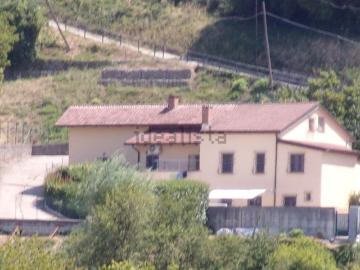 Case e ville in vendita di 473 m² in Via Gioberti, 54