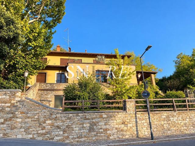 Case e ville in vendita di 473 m² in Viale Michelangelo