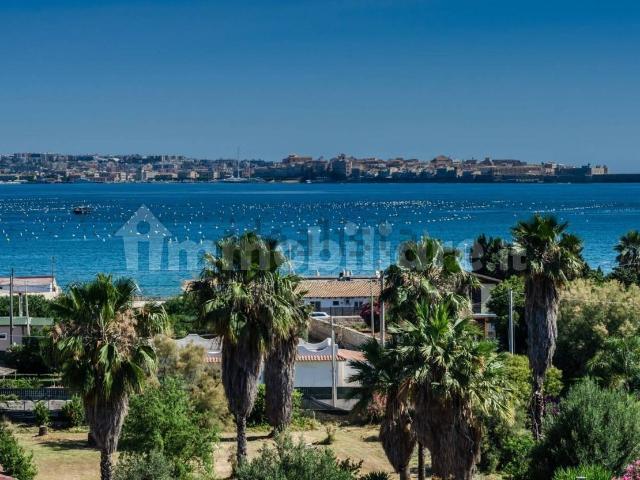 Case e ville in vendita di 475 m² in Via La Maddalena