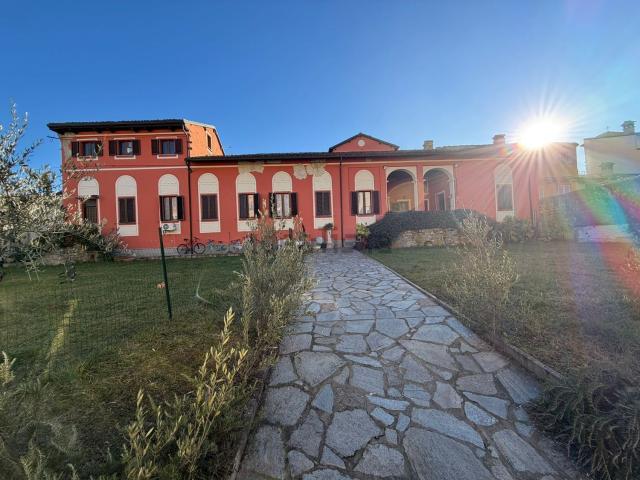 Case e ville in vendita di 475 m² in Via Pietro Mazza, 22