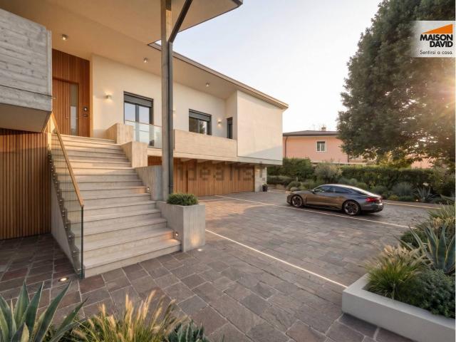 Case e ville in vendita di 475 m² in Via Virgilio, 2