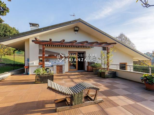 Case e ville in vendita di 475 m² in Viale John e Robert Kennedy