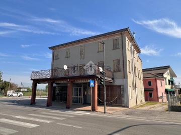 Case e ville in vendita di 477 m² in Corso del Popolo, 30