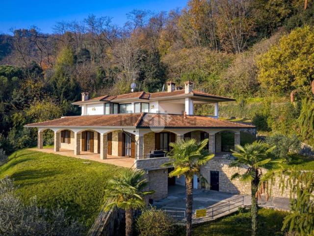 Case e ville in vendita di 477 m² in Strada Provinciale 91, 59