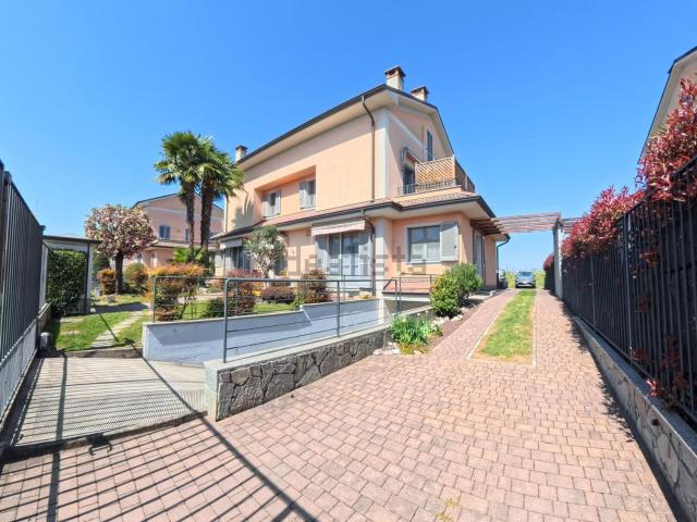 Case e ville in vendita di 478 m² in Via Berlinguer, 9