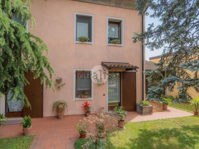 Case e ville in vendita di 478 m² in Via Mezzacampagna, 19
