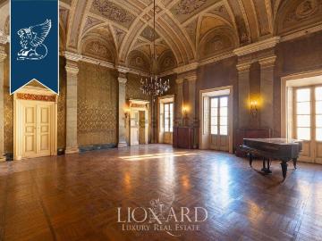 Case e ville in vendita di 4800 m²