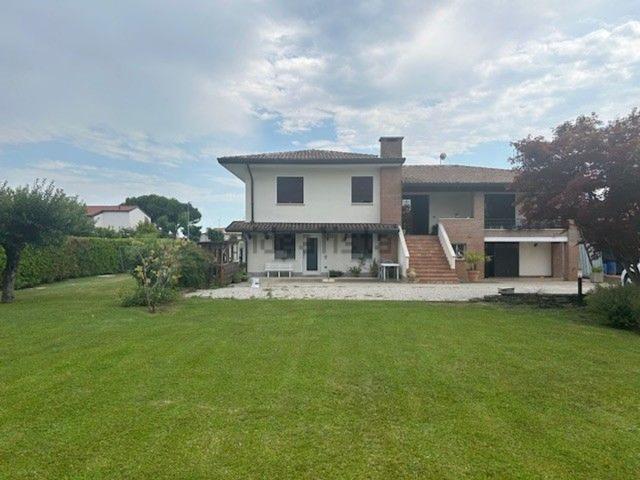 Case e ville in vendita di 480 m²