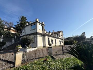 Case e ville in vendita di 480 m² in Via Colle Giorgi